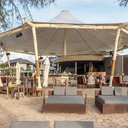Amora Beach Resort Phuket-3